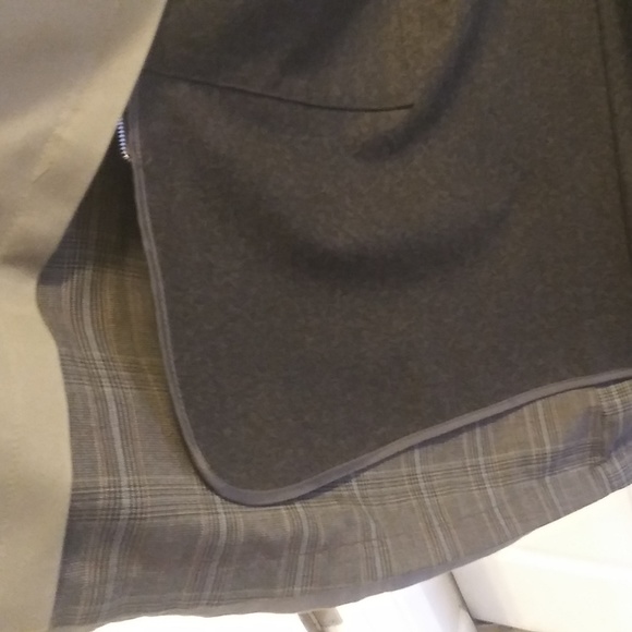 Awesome Men's Trench coat by Joseph Abboud - Picture 8 of 8